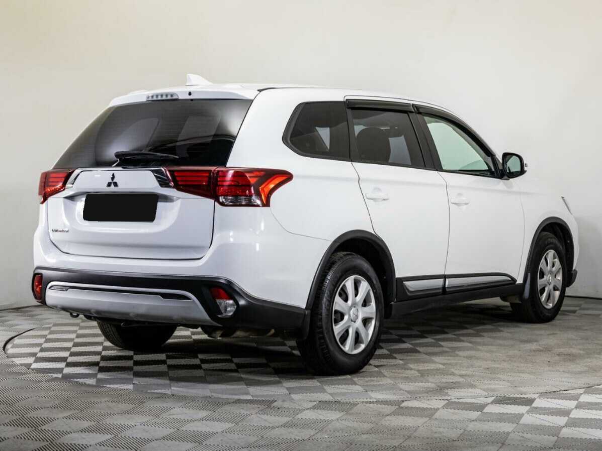 Mitsubishi Outlander с пробегом — 2020 год. Фото: #3