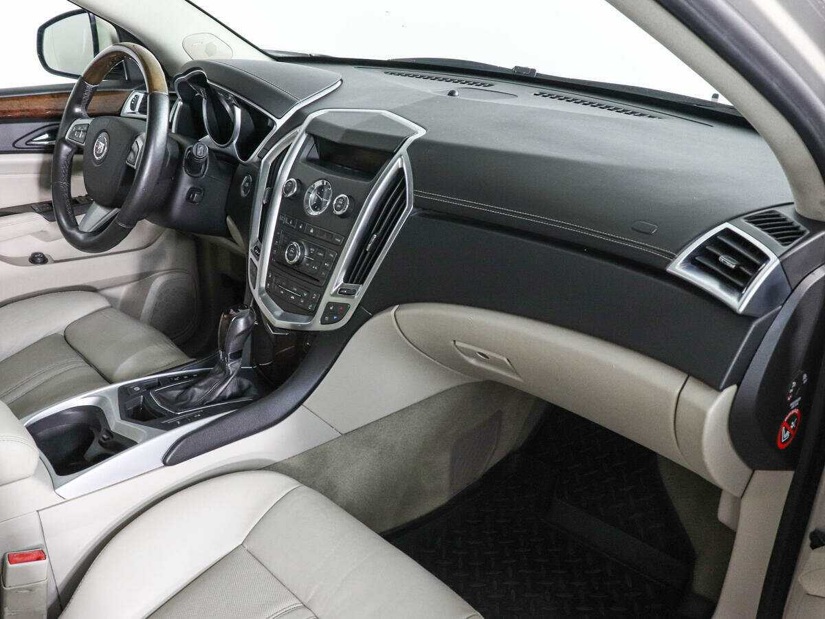 Cadillac SRX с пробегом — 2011 год. Фото: #9