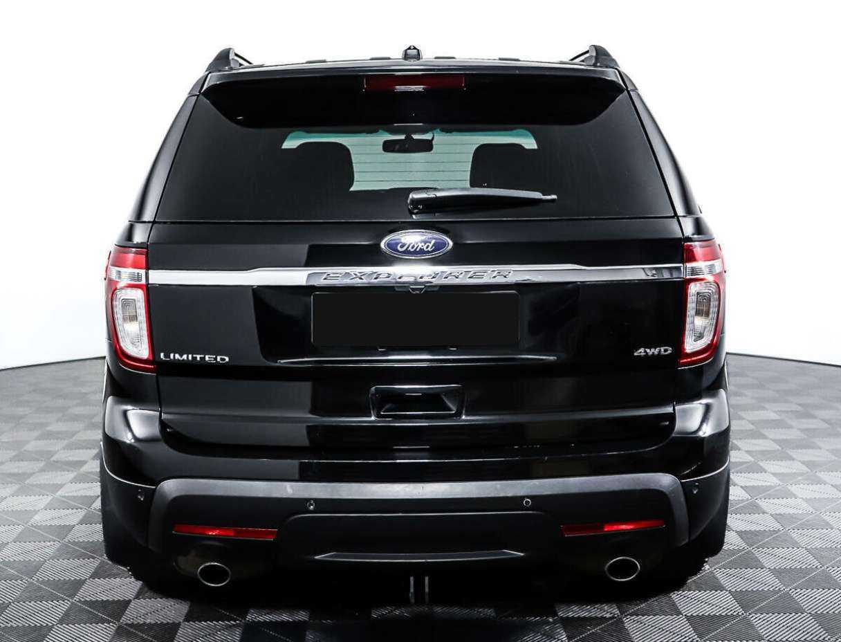 Ford Explorer с пробегом — 2011 год. Фото: #4
