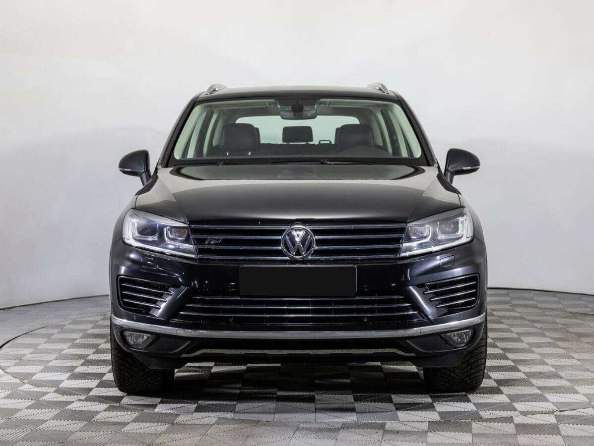 Volkswagen Touareg с пробегом — 2017 год. Фото: #1