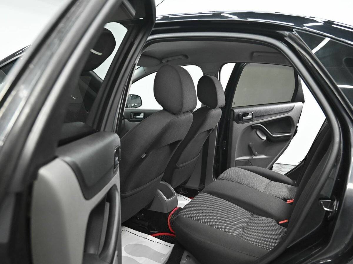 Ford Focus с пробегом — 2010 год. Фото: #13