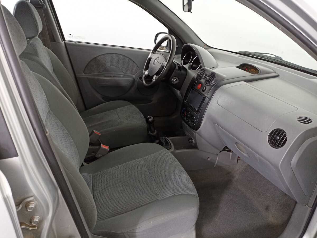 Chevrolet Aveo с пробегом — 2004 год. Фото: #8