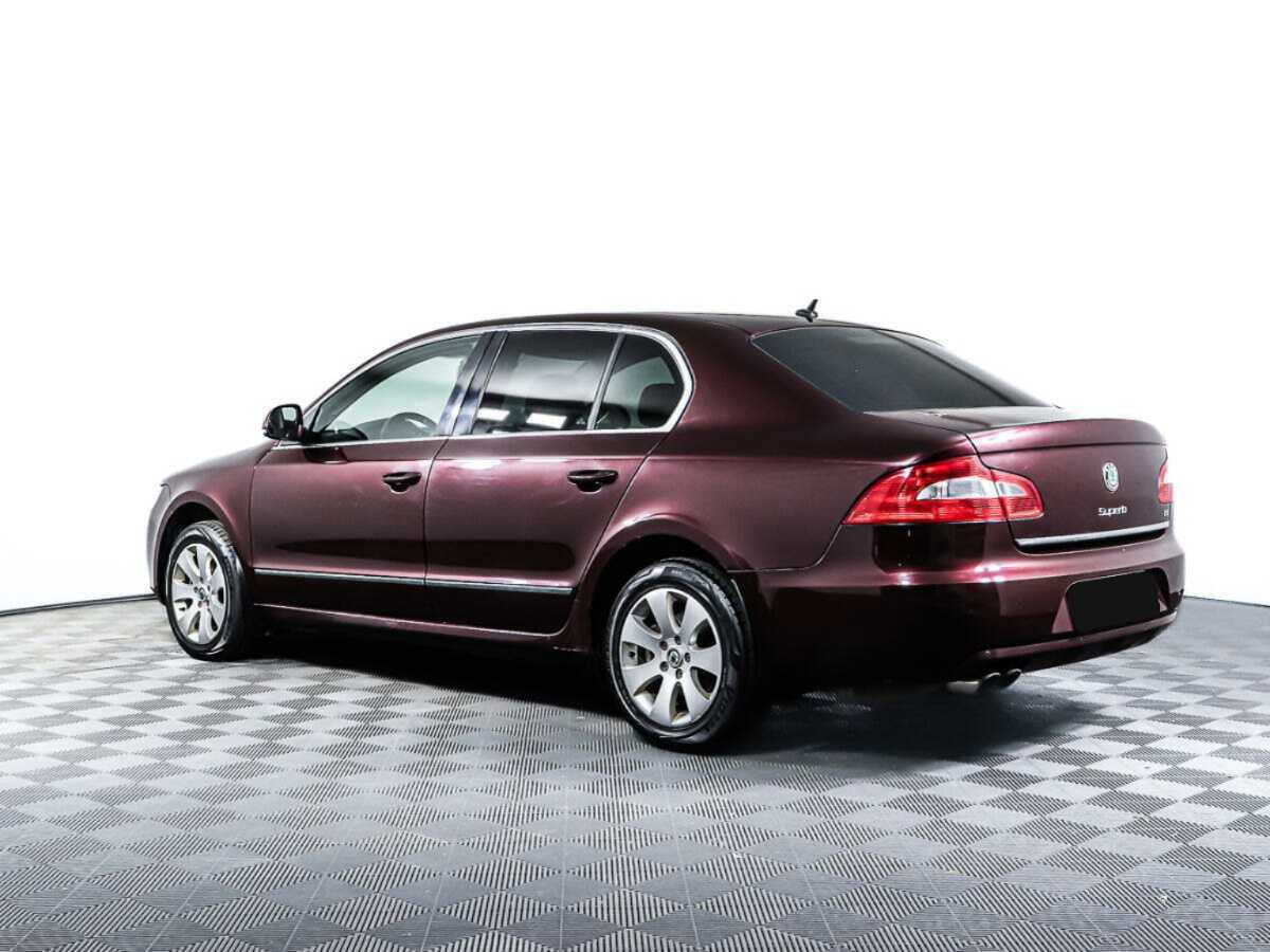 Skoda Superb с пробегом — 2010 год. Фото: #6