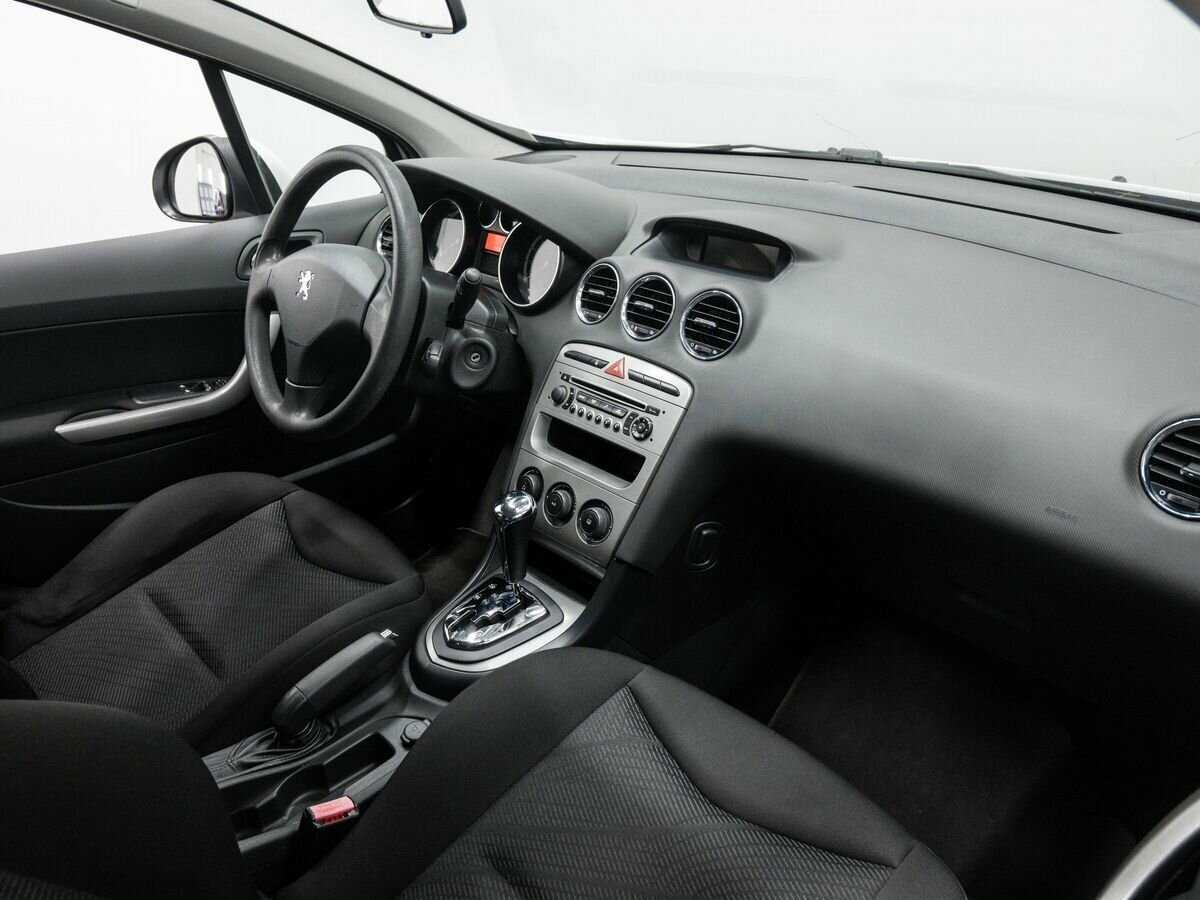 Peugeot 308 с пробегом — 2010 год. Фото: #6