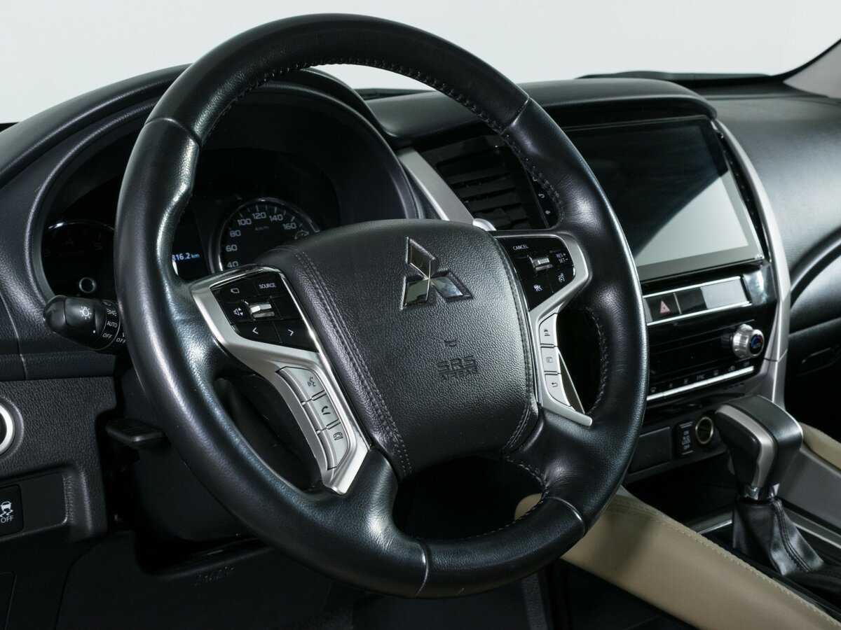 Mitsubishi Pajero Sport с пробегом — 2020 год. Фото: #13