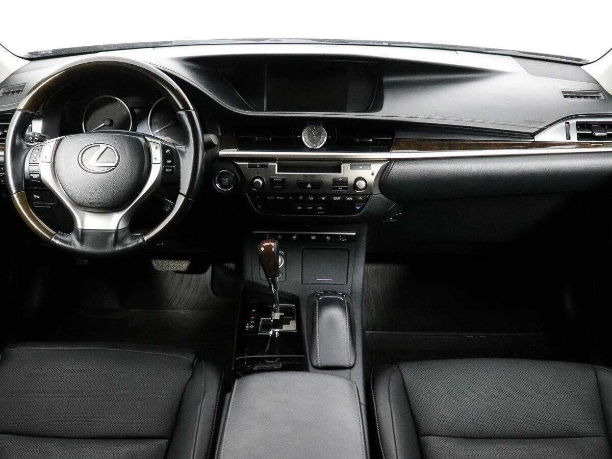 Lexus ES с пробегом — 2014 год. Фото: #15