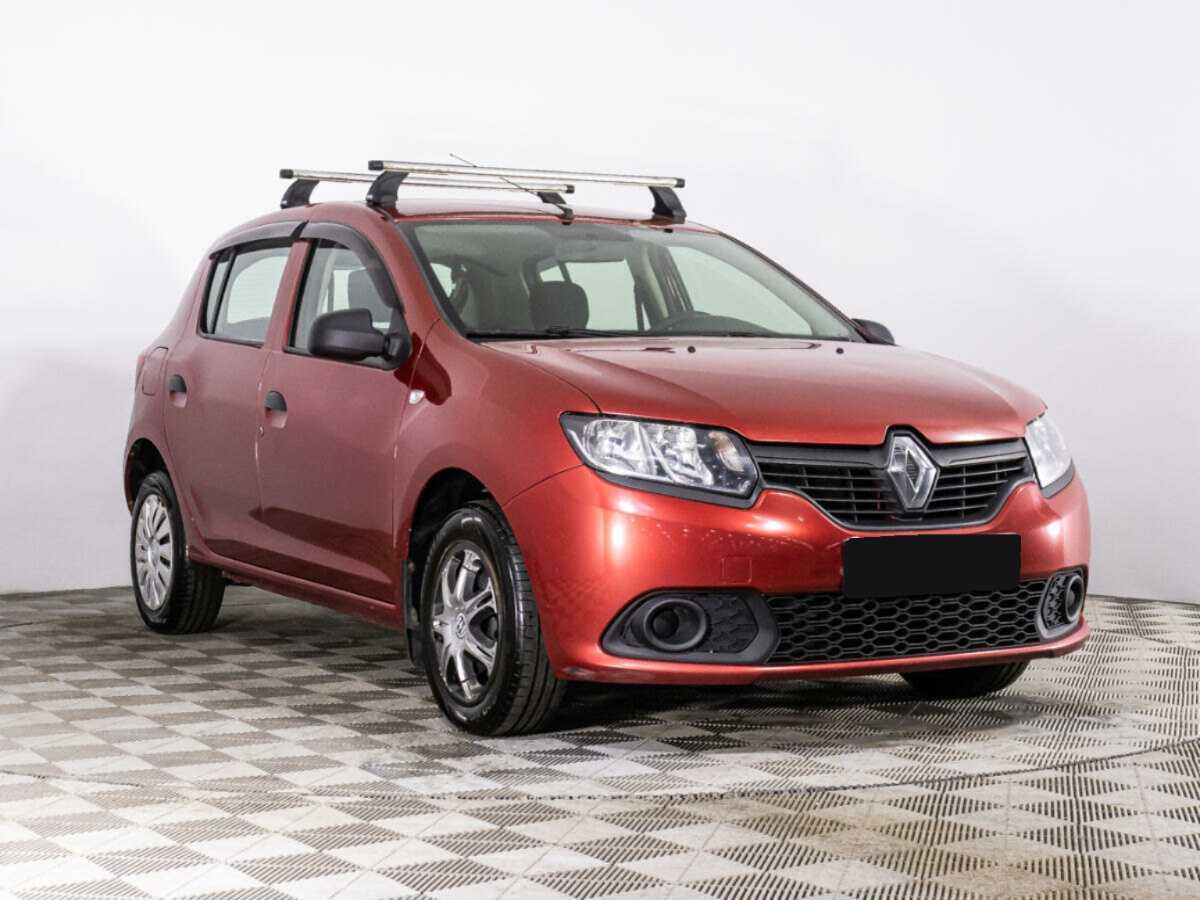Renault Sandero с пробегом — 2015 год. Фото: #2