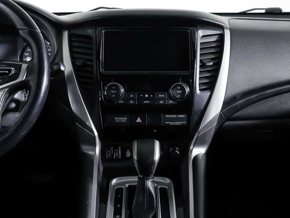 Mitsubishi Pajero Sport с пробегом — 2019 год. Фото: #13