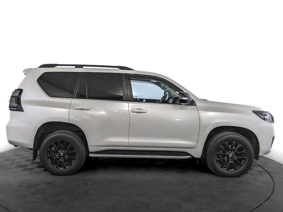 Toyota Land Cruiser Prado с пробегом — 2021 год. Фото: #3