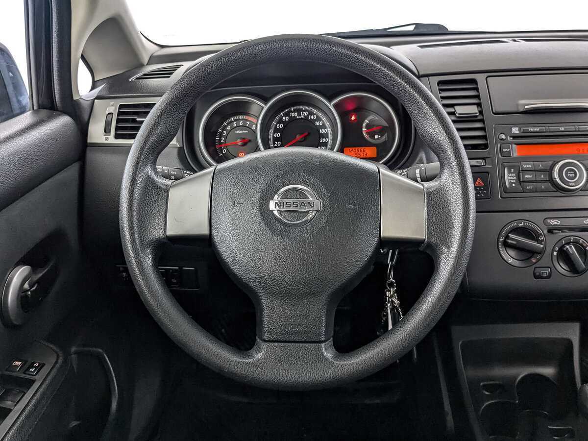 Nissan Tiida с пробегом — 2011 год. Фото: #17
