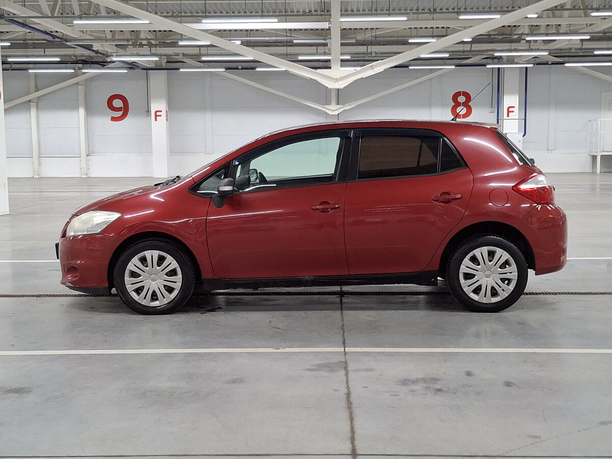 Toyota Auris с пробегом — 2010 год. Фото: #7
