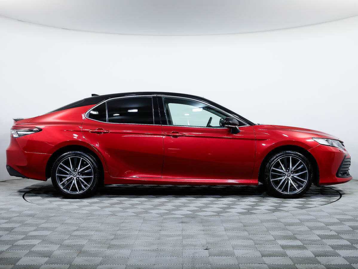 Toyota Camry с пробегом — 2021 год. Фото: #2