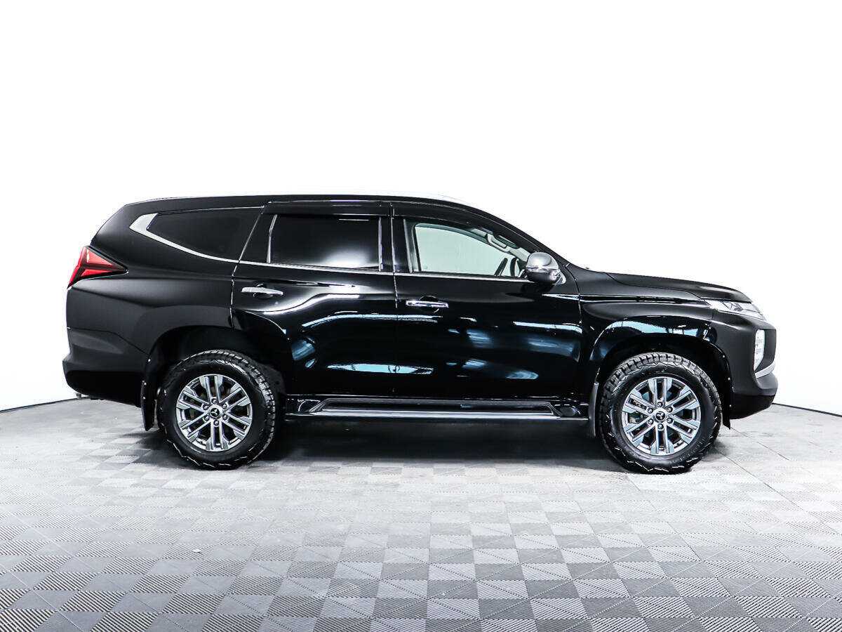 Mitsubishi Pajero Sport с пробегом — 2021 год. Фото: #3