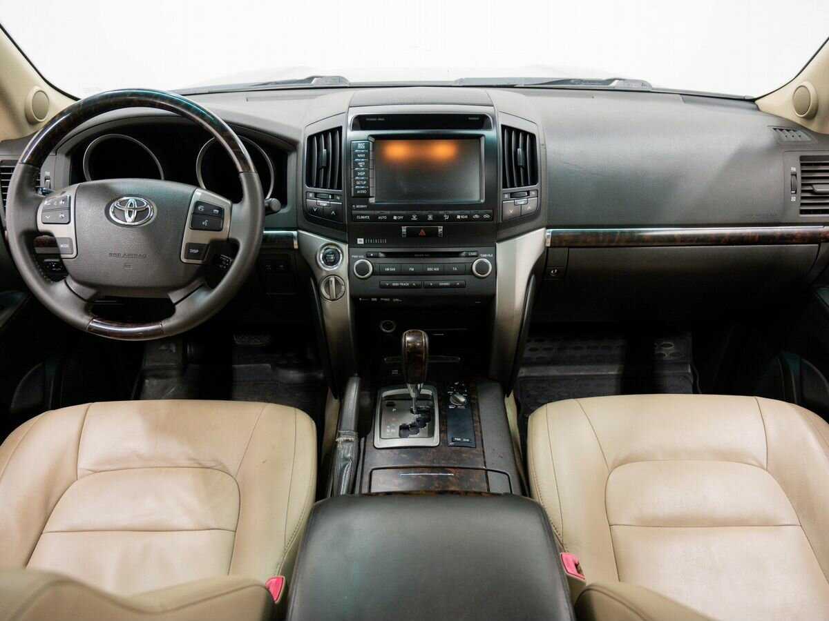 Toyota Land Cruiser с пробегом — 2011 год. Фото: #10