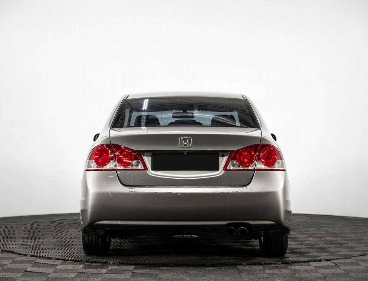 Honda Civic с пробегом — 2007 год. Фото: #4
