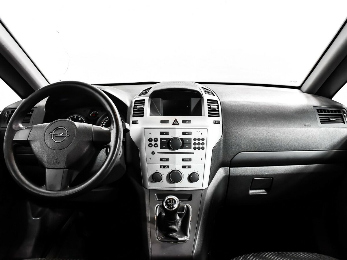 Opel Zafira с пробегом — 2010 год. Фото: #9