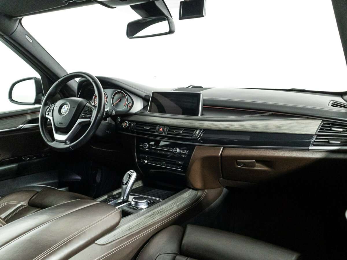 BMW X5 с пробегом — 2015 год. Фото: #8