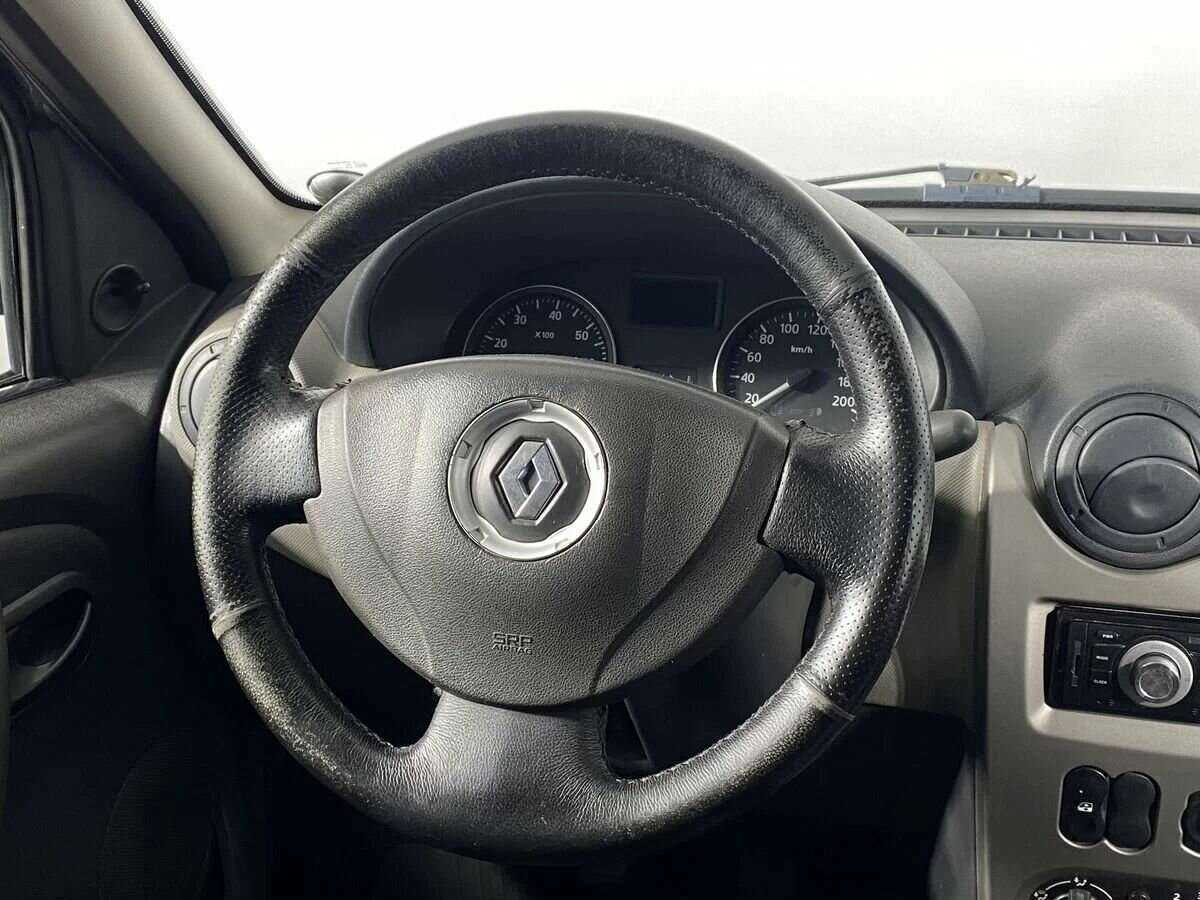 Renault Logan с пробегом — 2012 год. Фото: #7