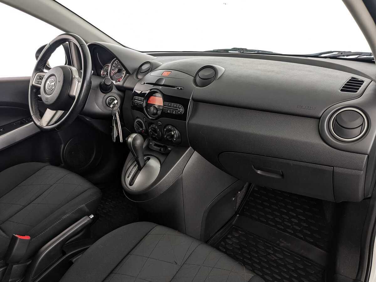 Mazda 2 с пробегом — 2013 год. Фото: #8