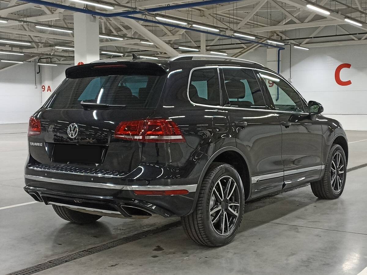 Volkswagen Touareg с пробегом — 2016 год. Фото: #4