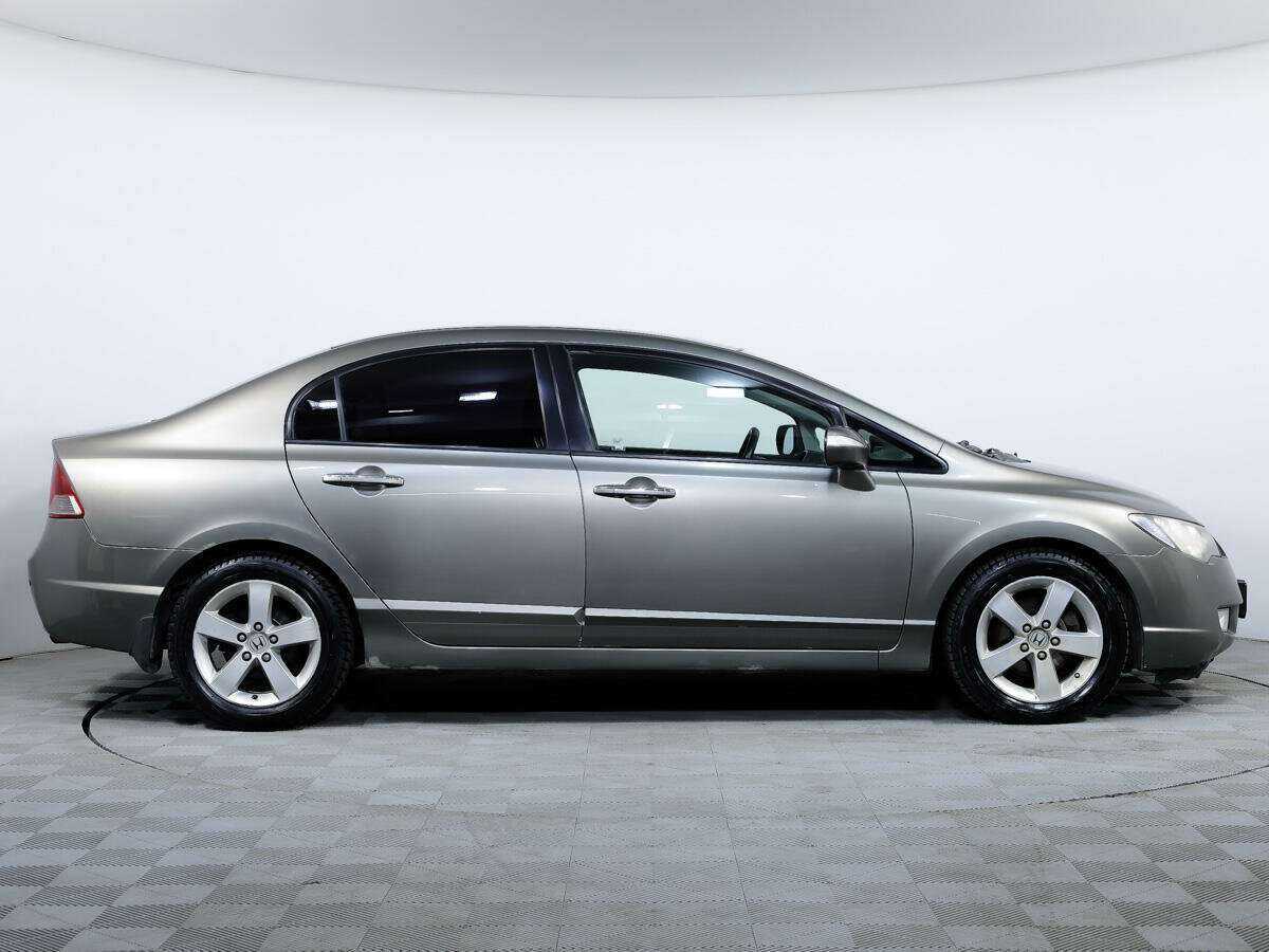 Honda Civic с пробегом — 2008 год. Фото: #3