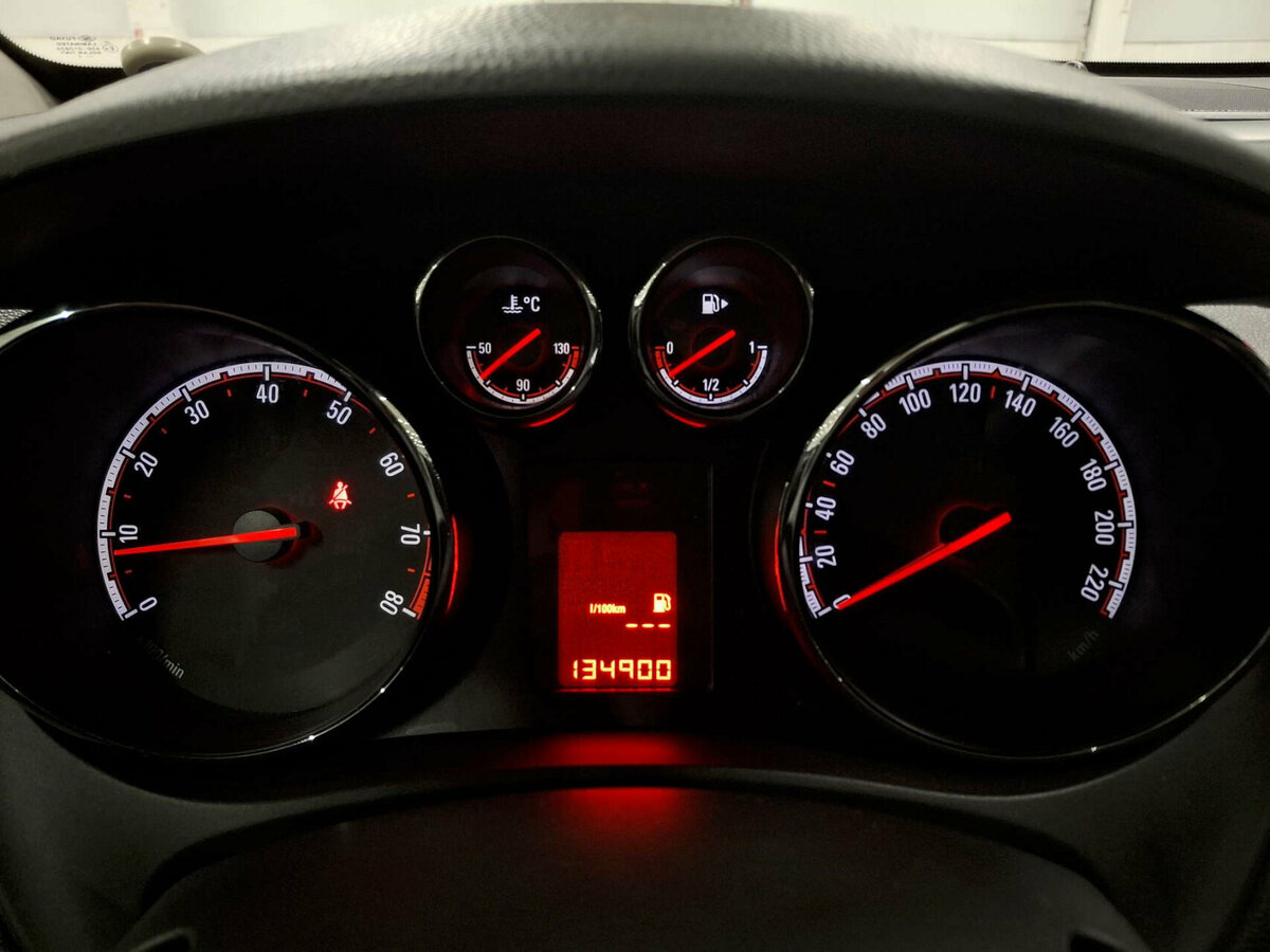 Opel Meriva с пробегом — 2012 год. Фото: #12
