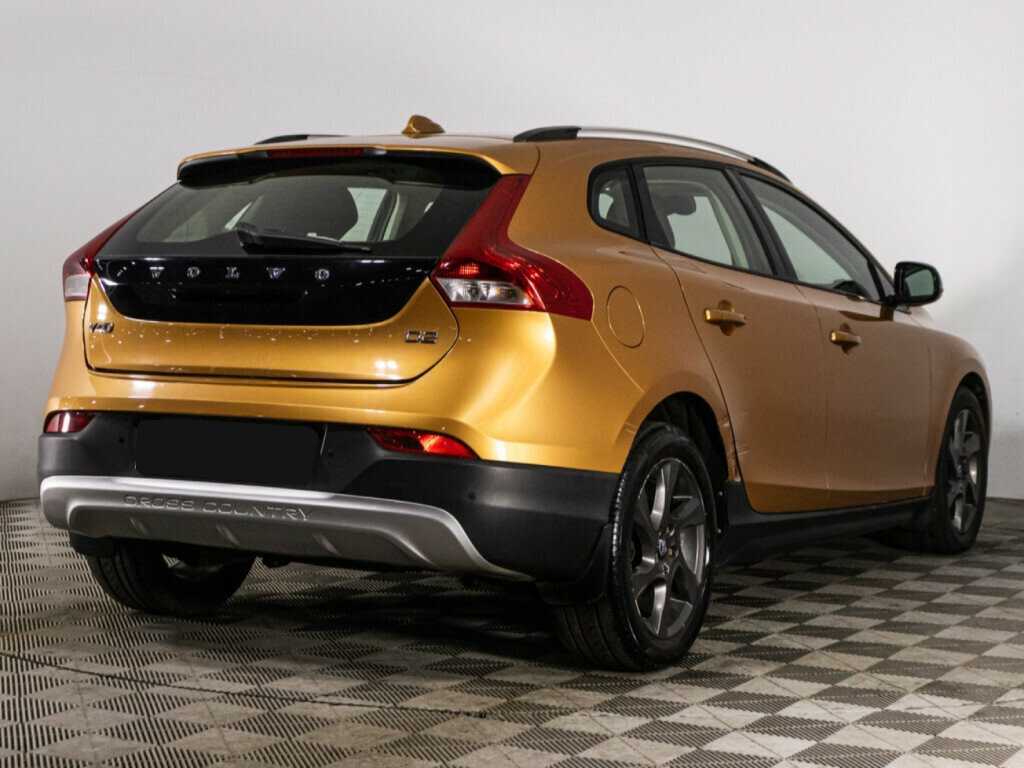 Volvo V40 Cross Country с пробегом — 2014 год. Фото: #4