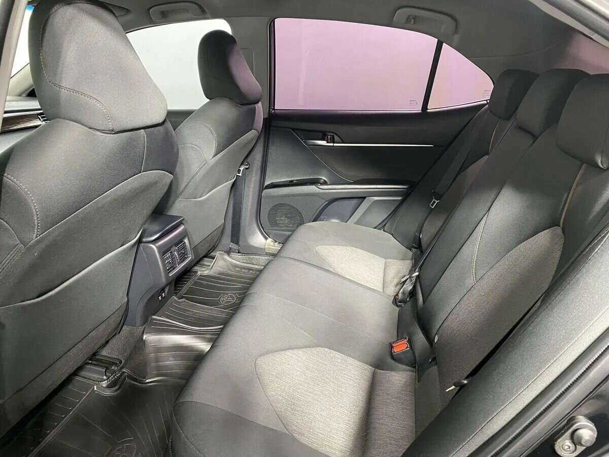 Toyota Camry с пробегом — 2020 год. Фото: #8