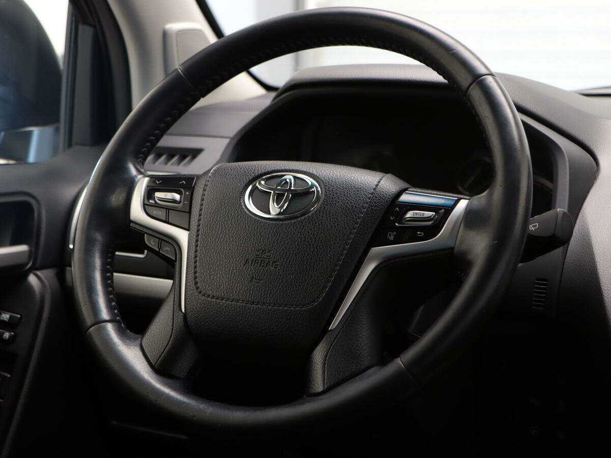 Toyota Land Cruiser Prado с пробегом — 2017 год. Фото: #12