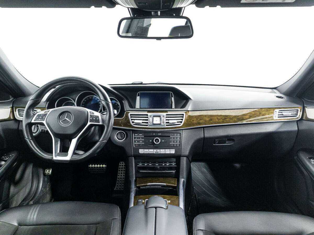 Mercedes-Benz E-Класс с пробегом — 2015 год. Фото: #12