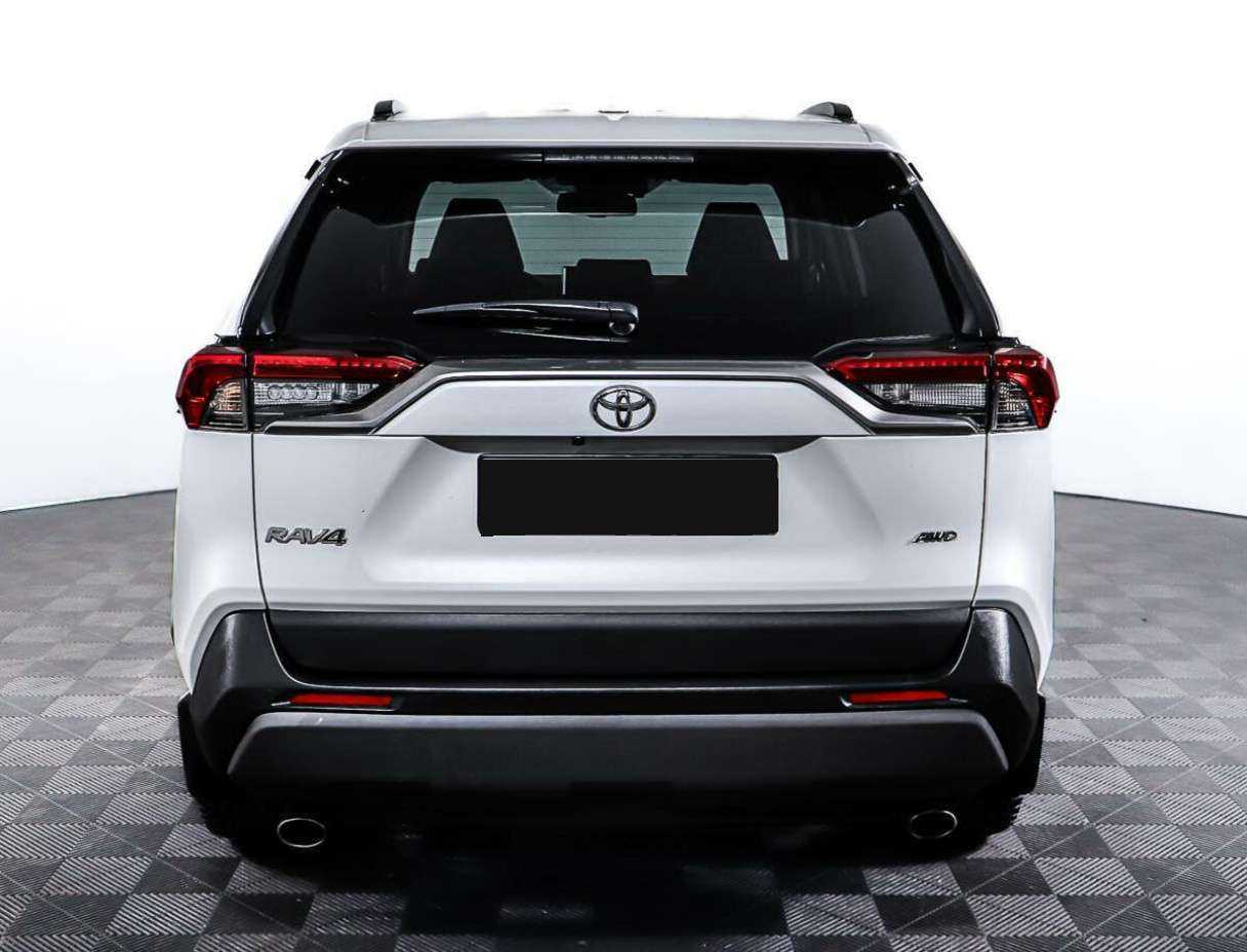 Toyota RAV4 с пробегом — 2021 год. Фото: #5
