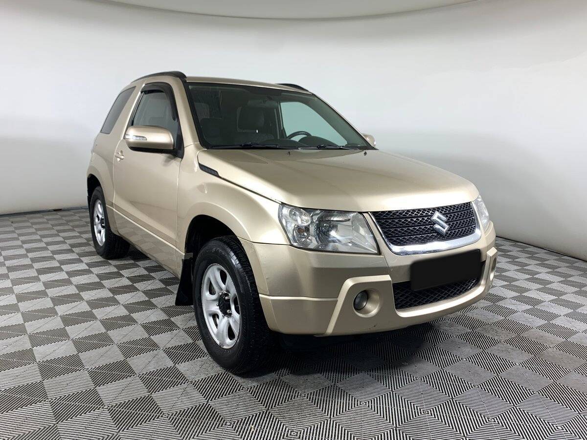 Suzuki Grand Vitara с пробегом — 2010 год. Фото: #2