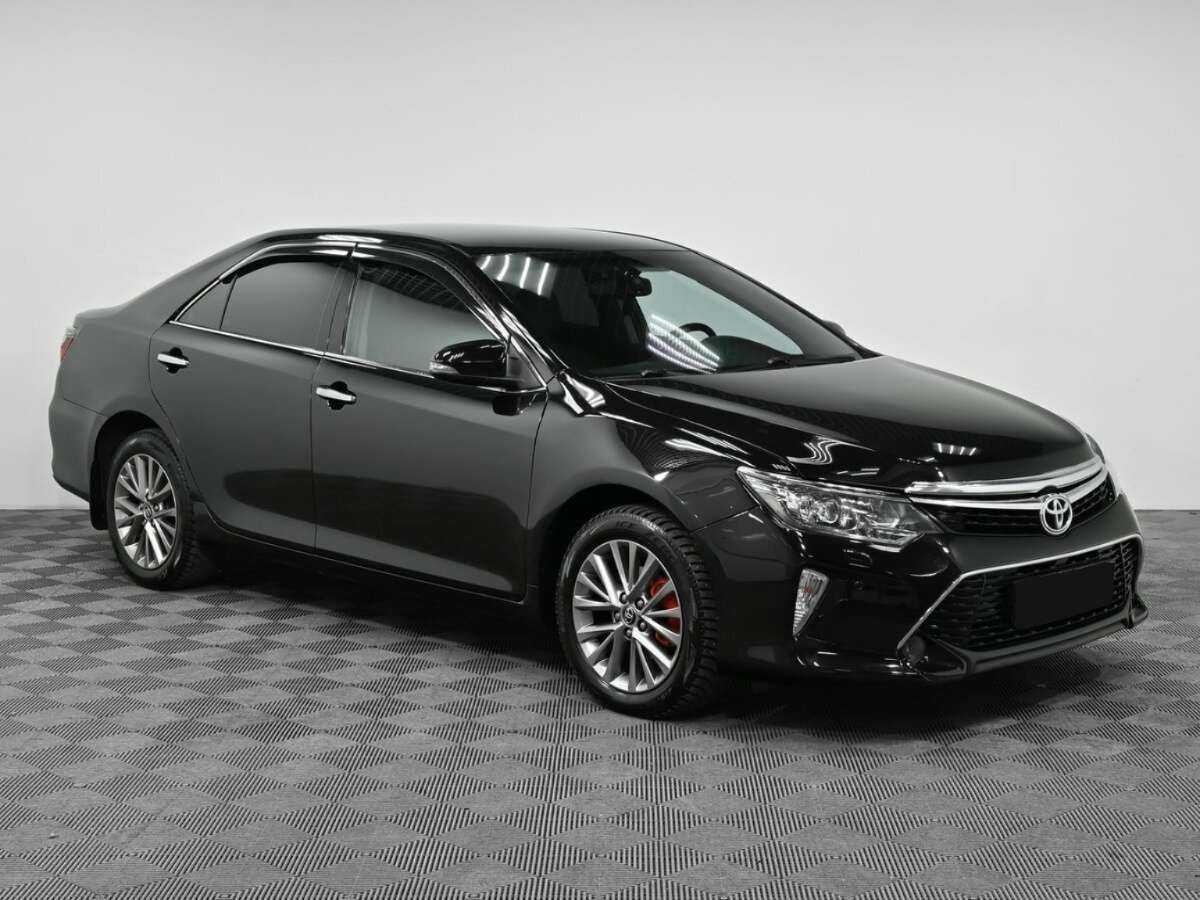 Toyota Camry с пробегом — 2015 год. Фото: #2