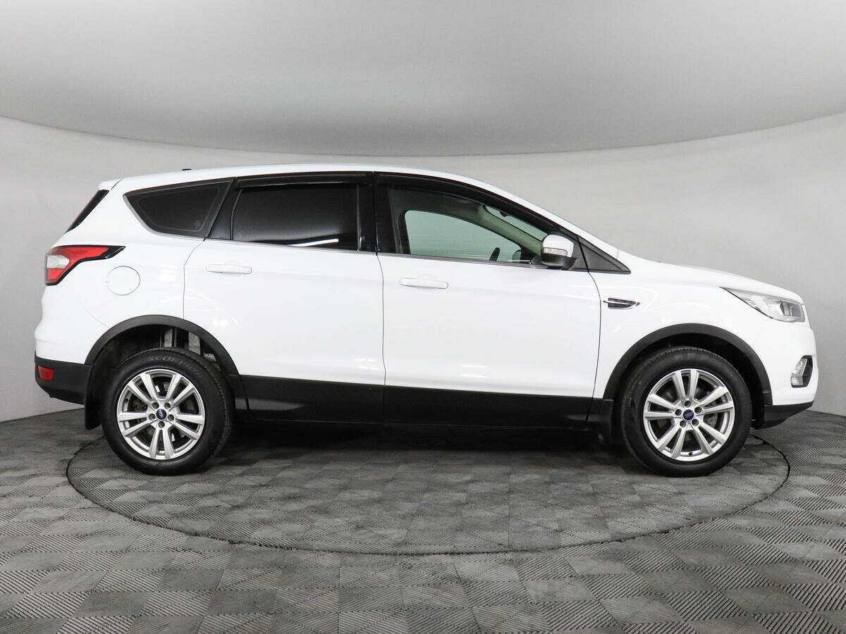 Ford Kuga с пробегом — 2017 год. Фото: #3