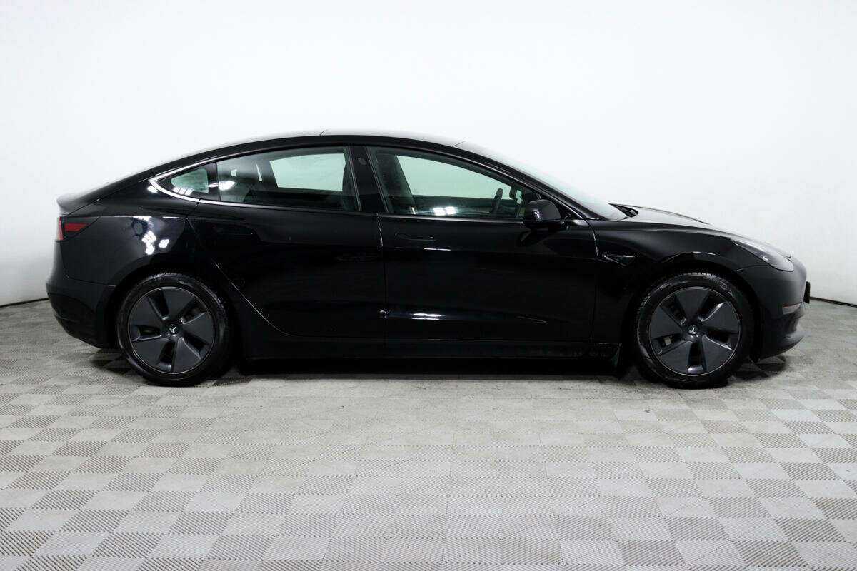 Tesla Model 3 с пробегом — 2021 год. Фото: #3