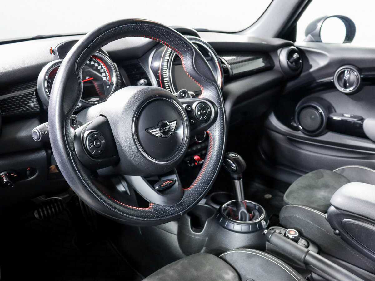 Mini Hatch с пробегом — 2017 год. Фото: #9
