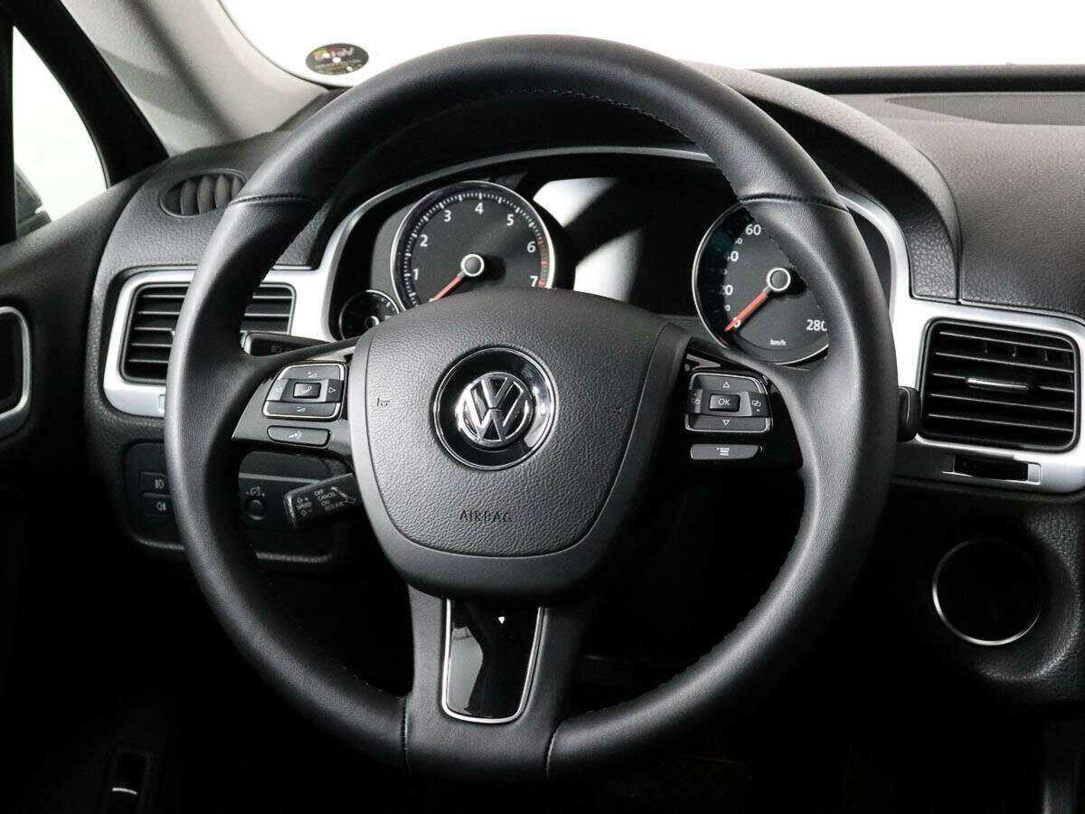 Volkswagen Touareg с пробегом — 2010 год. Фото: #10