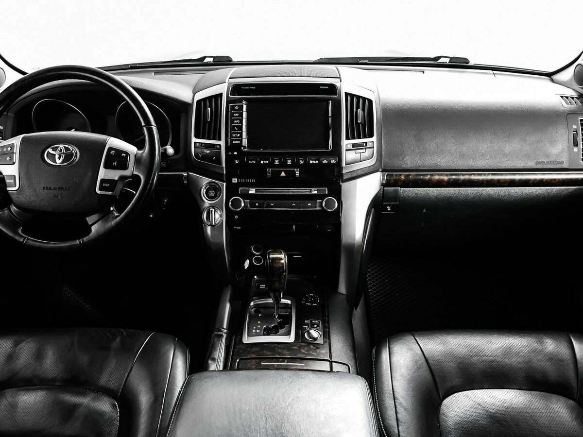 Toyota Land Cruiser с пробегом — 2012 год. Фото: #10
