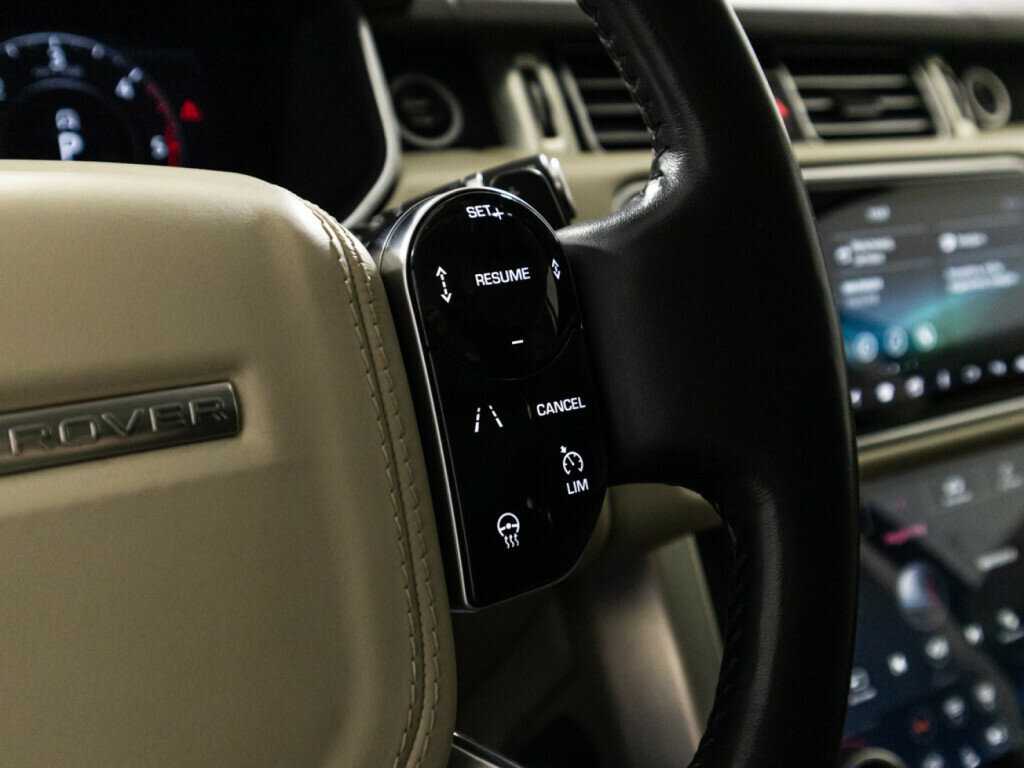 Land Rover Range Rover с пробегом — 2018 год. Фото: #23