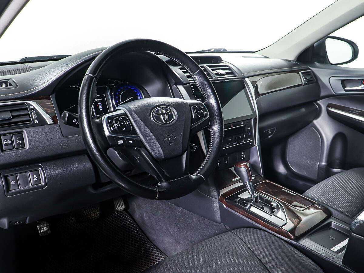 Toyota Camry с пробегом — 2014 год. Фото: #12