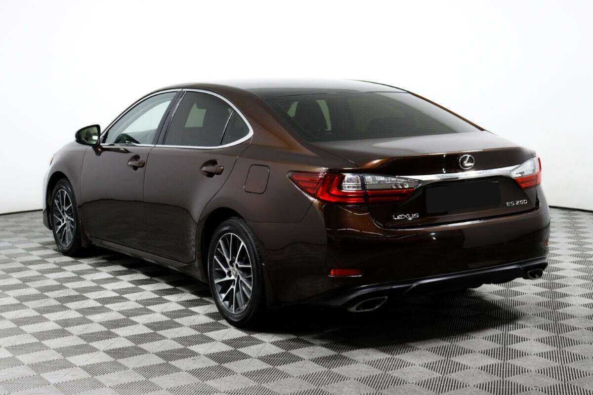 Lexus ES с пробегом — 2016 год. Фото: #6