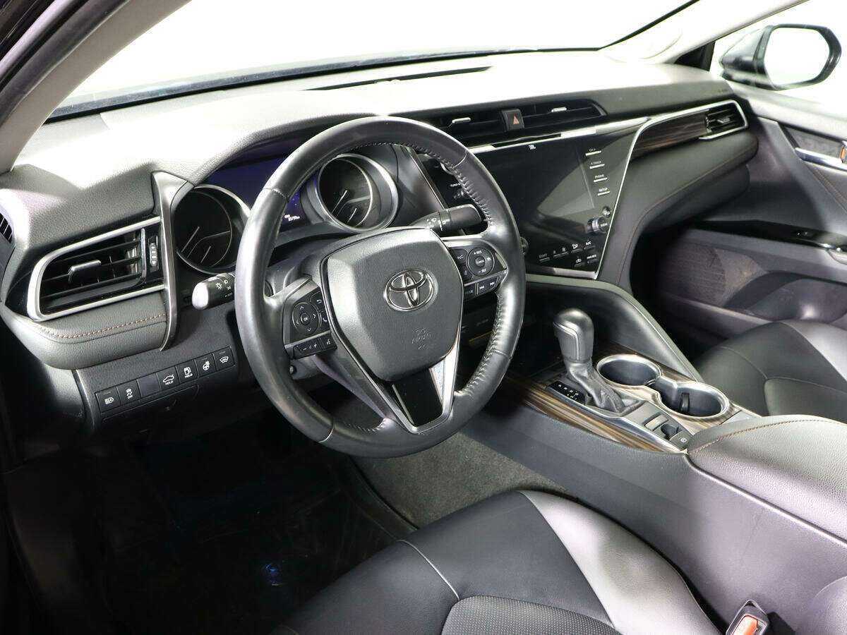 Toyota Camry с пробегом — 2020 год. Фото: #11