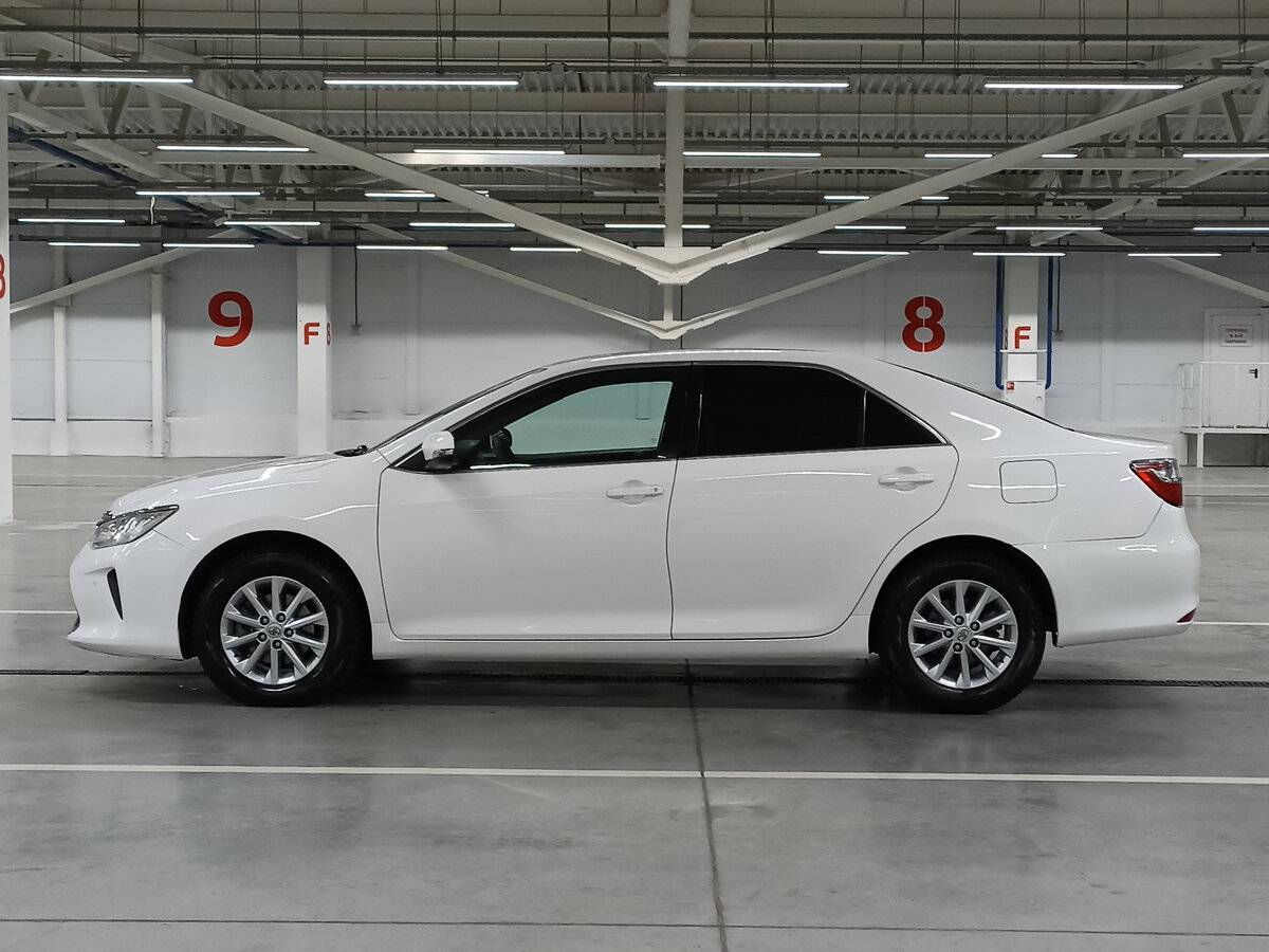 Toyota Camry с пробегом — 2016 год. Фото: #7