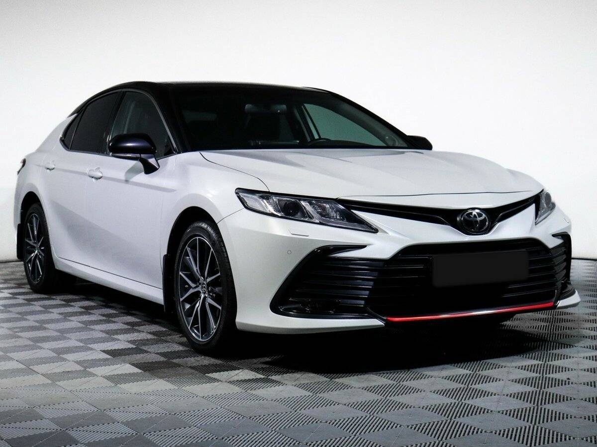 Toyota Camry с пробегом — 2021 год. Фото: #2