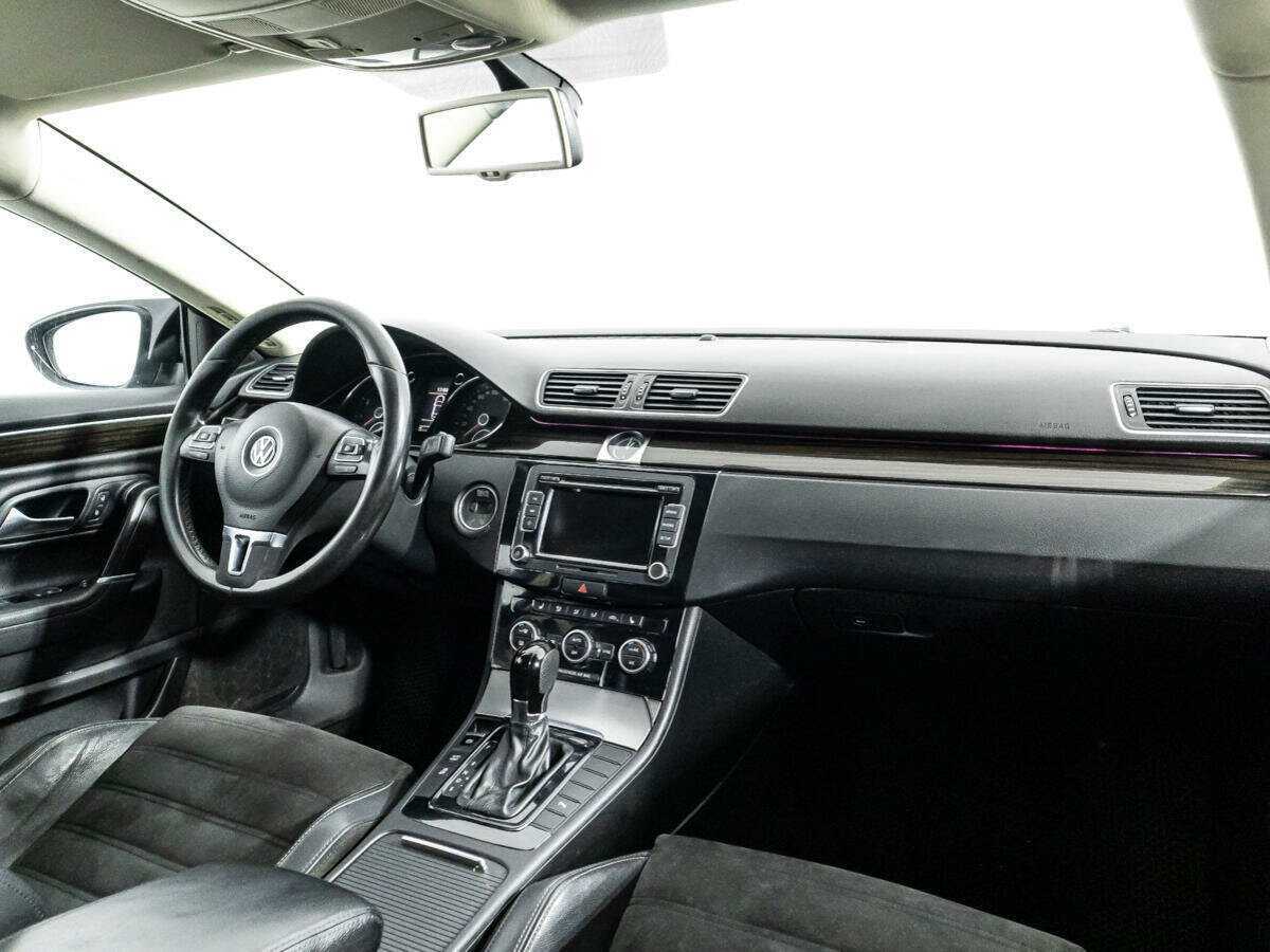 Volkswagen Passat CC с пробегом — 2013 год. Фото: #8