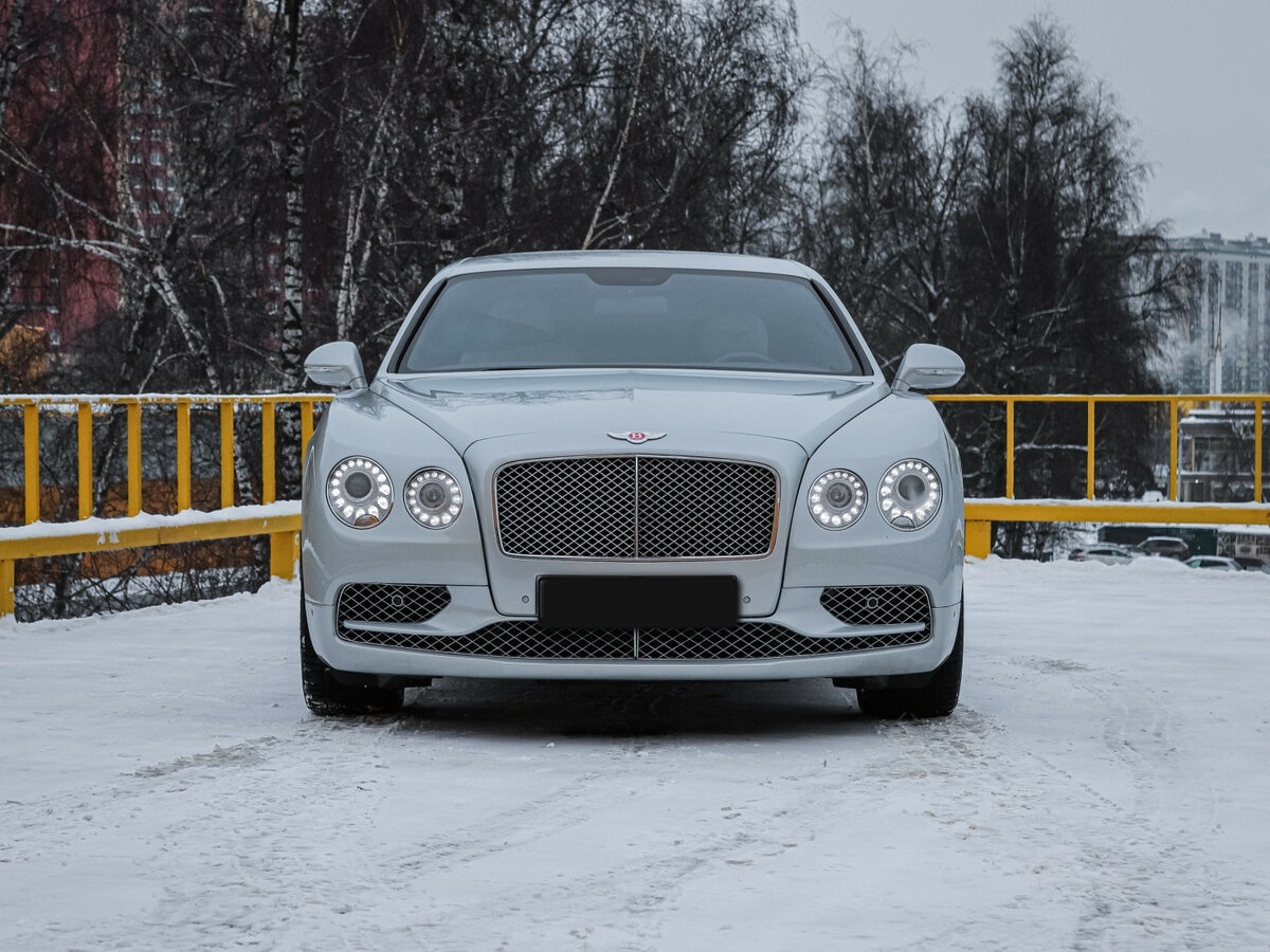 Bentley Flying Spur с пробегом — 2014 год. Фото: #1