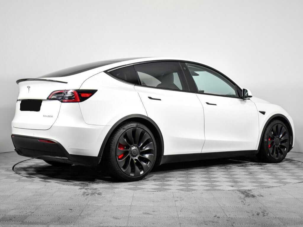 Tesla Model Y с пробегом — 2022 год. Фото: #3