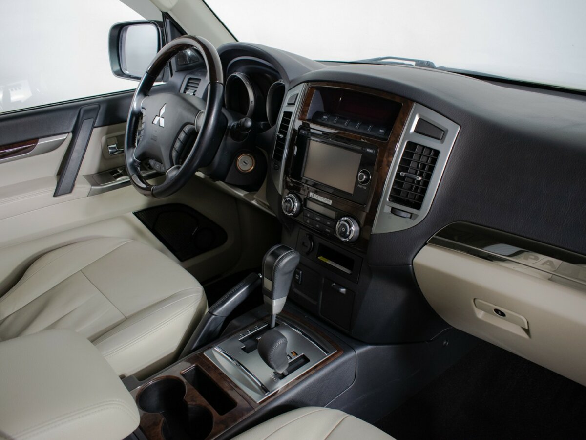 Mitsubishi Pajero с пробегом — 2019 год. Фото: #8