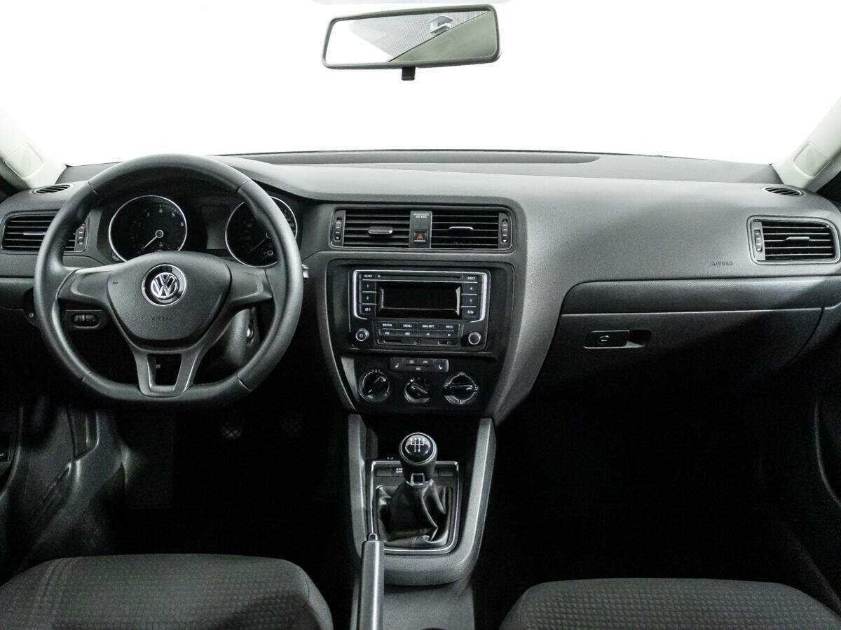 Volkswagen Jetta с пробегом — 2015 год. Фото: #12