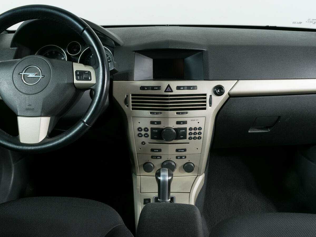 Opel Astra с пробегом — 2007 год. Фото: #10